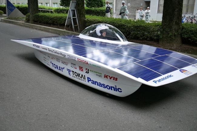 パナソニック太陽電池モジュールHITとリチウムイオン電池を搭載した東海大学の新型ソーラーカー（2）