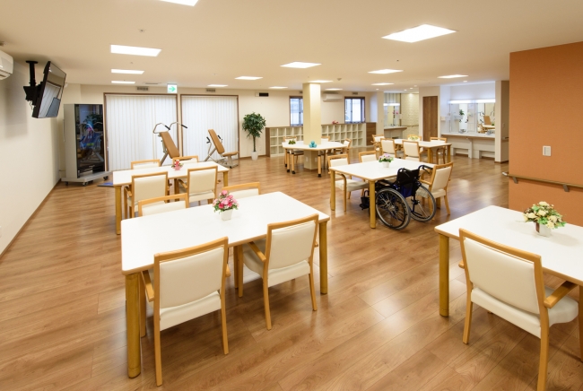 「パナソニック エイジフリーケアセンター岐阜茜部」デイサービス 機能訓練室兼食堂