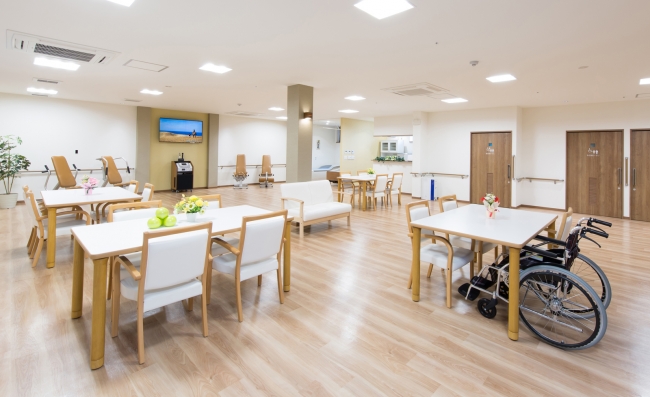 パナソニック エイジフリーケアセンター鳥取松並 デイサービスフロア 機能訓練室兼食堂