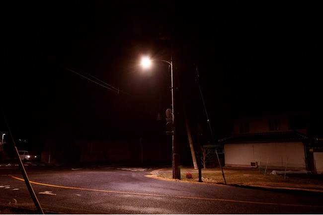 美星町内の県道に設置された道路灯（After 上方光なし）（1）