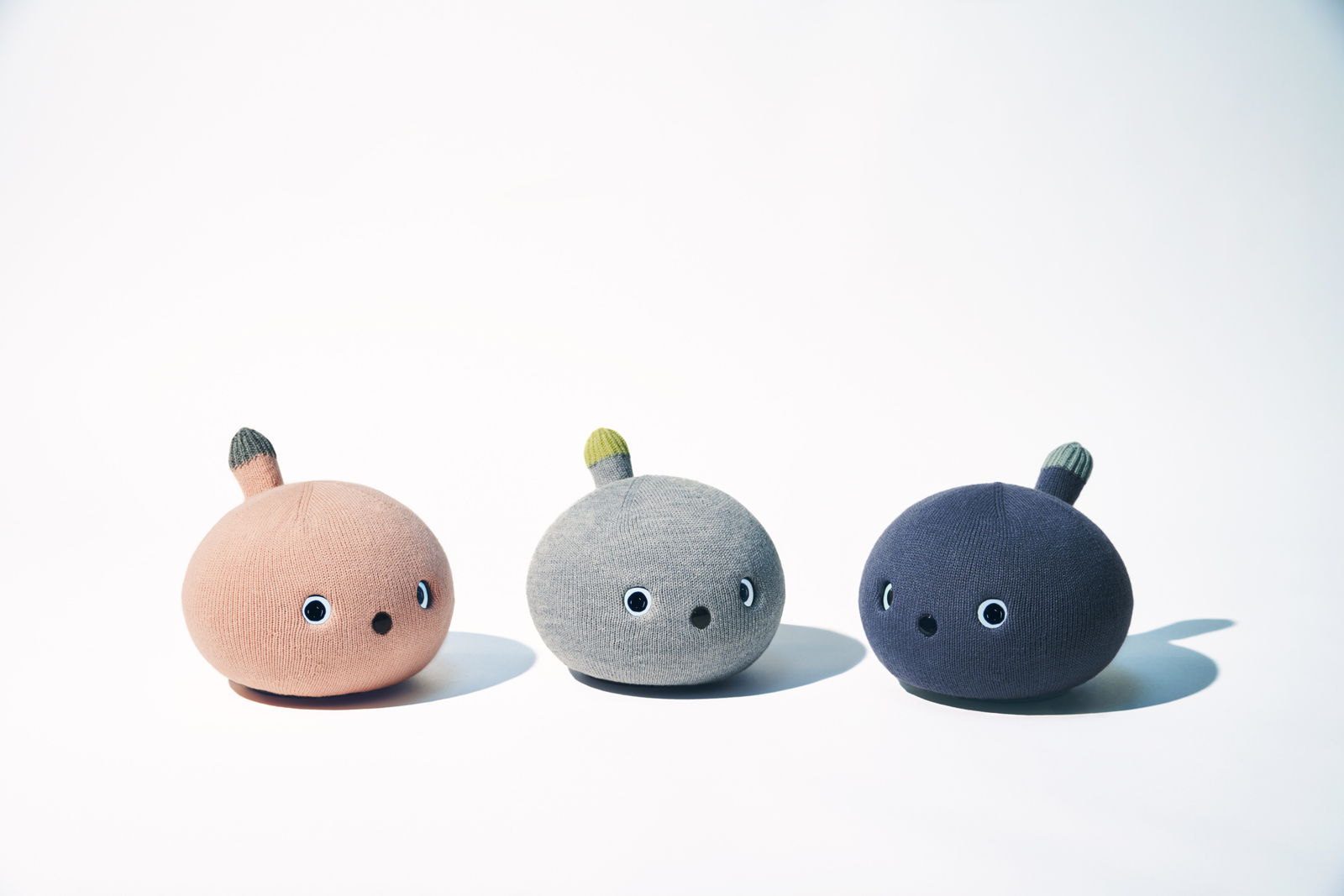思わず笑顔になるロボット“NICOBO(ニコボ)”の一般購入受付開始|パナソニックグループのプレスリリース 弱いロボット
