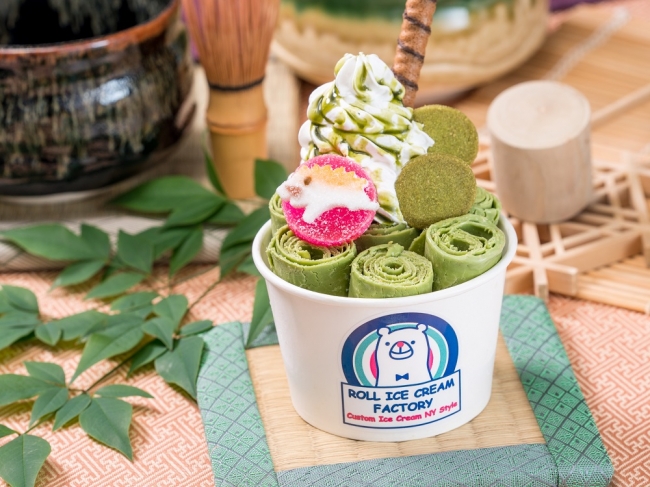 日本初のロールアイス専門店「ROLL ICE CREAM FACTORY」（