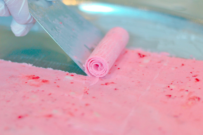 日本のロールアイスのパイオニアロールアイスクリームファクトリー