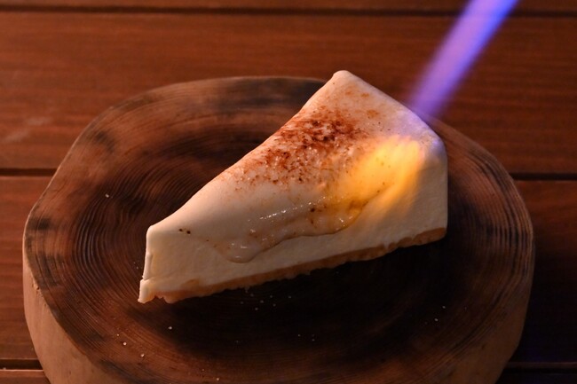 炙りチーズケーキ 690円(税込)