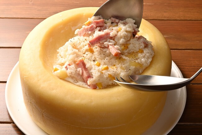 ピエモンテ名物 トリュフチーズリゾット 1,490円(税込) ピエモンテ名物 トリュフチーズリゾット 1,490円(税込)