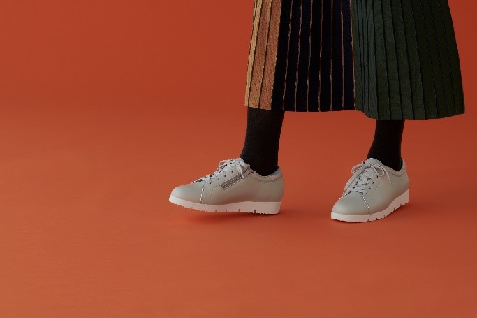 女性向け靴専門ブランド『ハルメクの靴』から、外反母趾にもやさしい秋