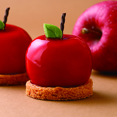 本物より可愛い コロンとした赤りんごケーキが話題に ジローレストランシステム株式会社のプレスリリース