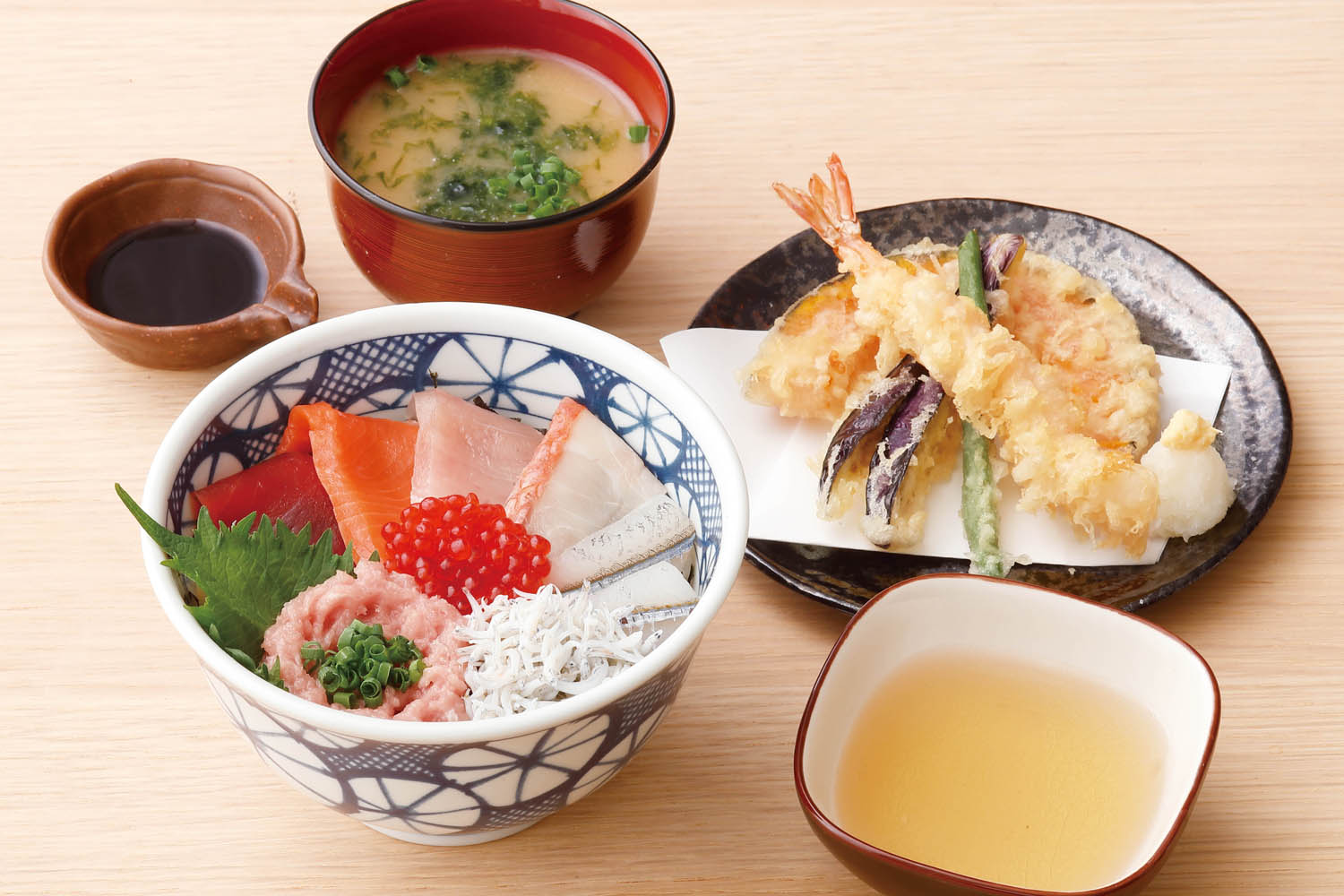 海鮮丼 天丼 定食 そばなどメニューは30種類以上 鮪市場イオンモール堺鉄砲町店 メニューリニューアル ジローレストランシステム株式会社の プレスリリース