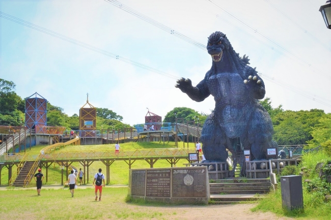 ゴジラの滑リ台