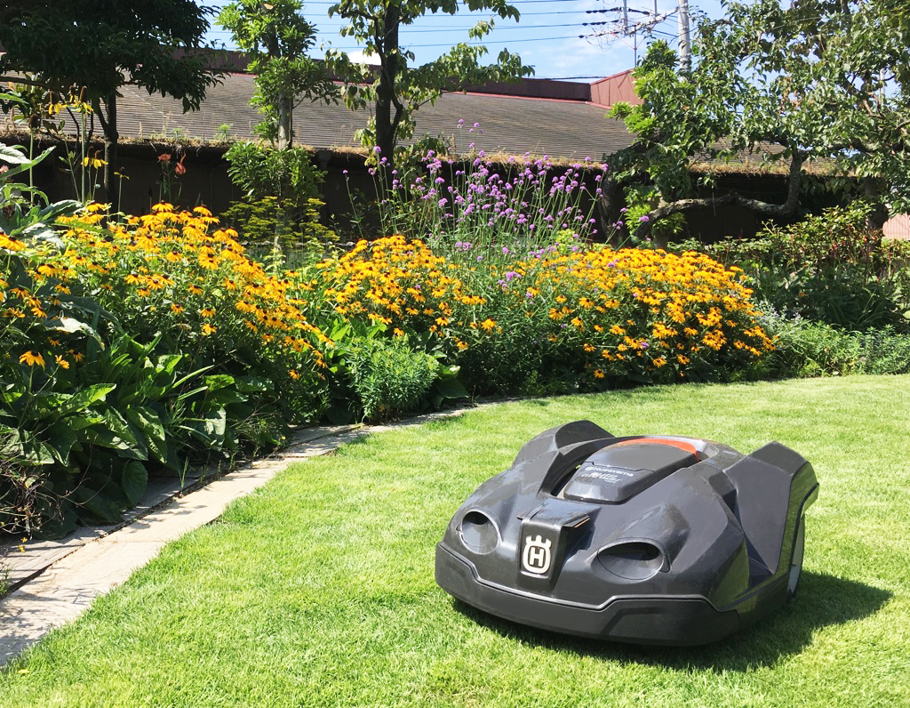 国内初 スマートフォンを活用したロボット芝刈機automower による芝生管理自動化の実証実験 西武造園株式会社のプレスリリース