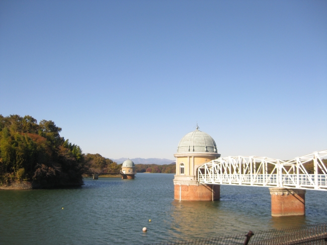 狭山公園　多摩湖 取水塔