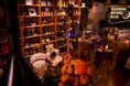 100枚の鏡が織りなす幻想的な空間で、いつもとは違う自分に出会う。おふろcafe utataneにて、2026年ハロウィンイベントを開催中