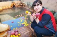 12/22の冬至に合わせ、群馬のりんごを使用した変わり風呂。おふろcafe 白寿の湯で「ゆずりんご風呂」開催