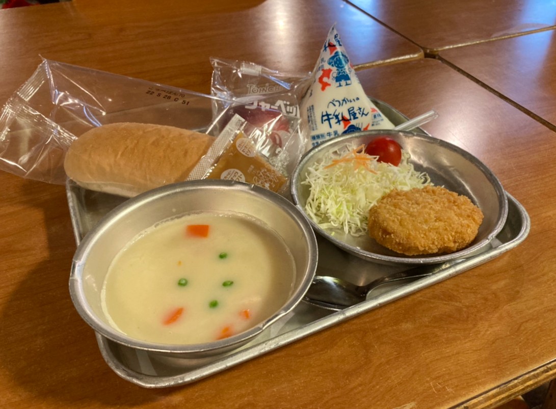 12月24日は学校給食記念日。昭和レトロな温泉銭湯 玉川温泉にて懐かしい給食を再現|株式会社温泉道場のプレスリリース