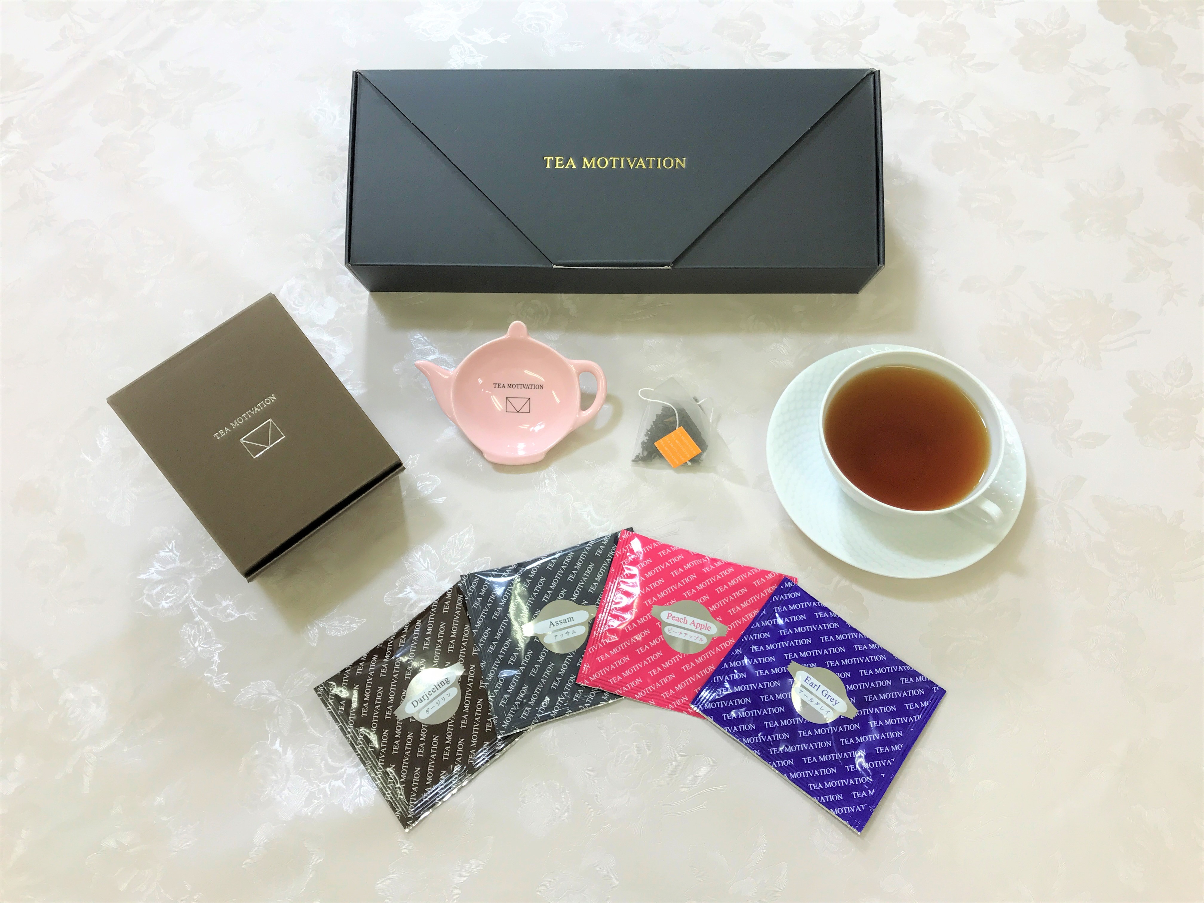 TEA MOTIVATION 紅茶ギフトセット22包入ティーバッグレスト（ピンク）付 10/15新発売｜株式会社タチバナ産業のプレスリリース