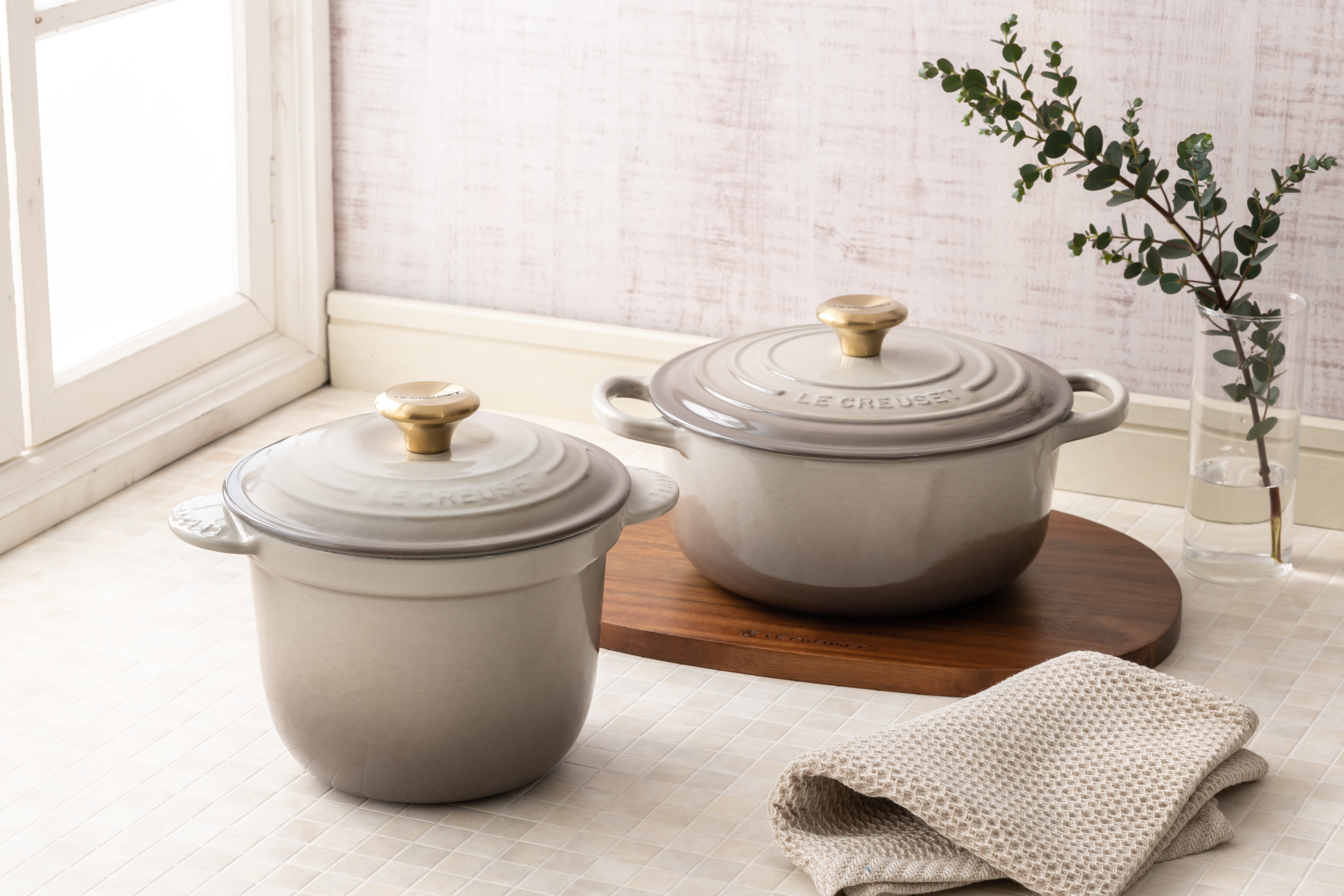 LE CREUSET シグニチャー ココット・ロンド 22cm ナツメグ-