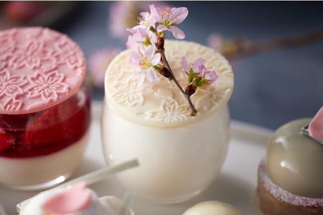 桜ストロベリーショートケーキ