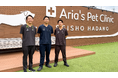 現役医師監修の機能性メディカルウェアブランド「WWS Medical」、アリアスペットクリニックグループの獣医師ユニフォームに、犬猫の毛が付きにくく、汚れに強い「スクラブシャツ」「スクラブパンツ」導入