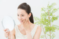 【毛穴の開き・黒ずみの原因は?】皮膚科医に“毛穴レス肌”を目指すためのNG行動を聞いてみました!