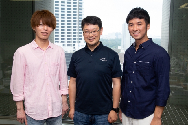 左から、共同創業者 鳴瀬 涼、まつもとゆきひろ氏、代表取締役 清水 風音