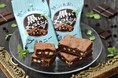 【チョコミン党必見】「世にもおいしいチョコブラウニー」よりミント風味のチップのザクザク食感と爽快感を味わえるチョコミントフレーバー!突き抜けるようなミント感の“黒”、まろやかな爽やかさの“白”が新登場