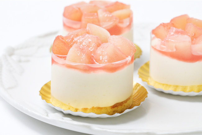 夏の新作ケーキ Patisserie Pinede パティスリーピネード より 旬の桃を使用した季節限定ケーキ が新発売 株式会社オールハーツ カンパニーのプレスリリース