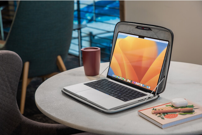 ASCII.jp：Twelve South SuitCase for MacBook (M1) | デザインは