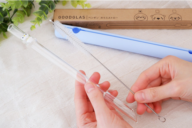 ガラスストロー本体、持ち運びに便利なシリコンケース、洗浄ブラシがセット