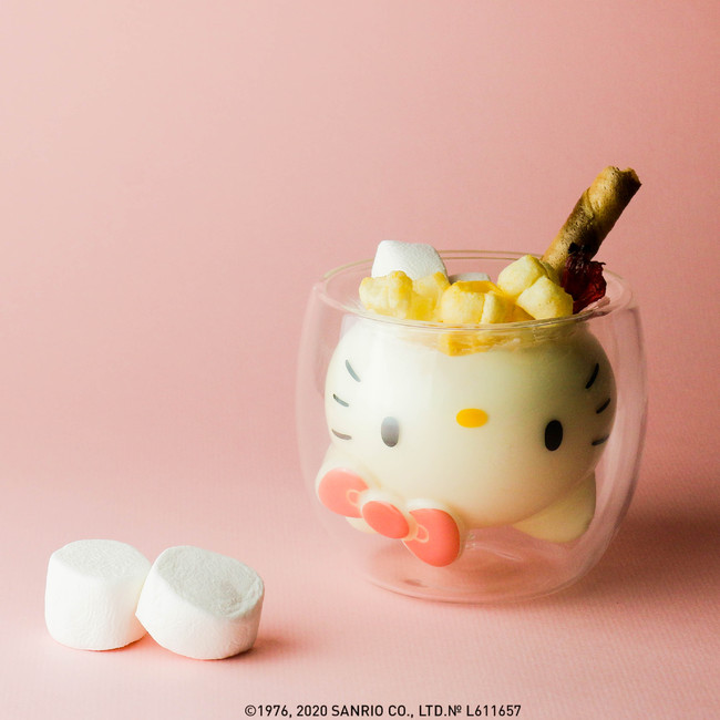 ハローキティ　限定カラーピンク