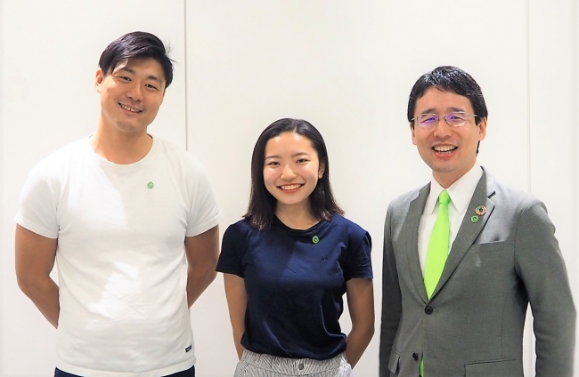 副社長 永田暁彦（左）、初代CFO小澤杏子さん（中）、社長 出雲 充（右）