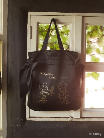 Maison De Fleur Disney Collectionよりブランド大人気の ダブルリボントートバッグ が初登場 ミッキー ミニーやブランド 初のティンカー ベルなど7種類のラインナップ 株式会社ストライプインターナショナルのプレスリリース