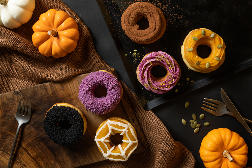 Koe Donuts Kyotoで今年もハロウィン気分を楽しめる 有機かぼちゃやココナッツを使ったハロウィンドーナツ が登場 株式会社ストライプインターナショナルのプレスリリース