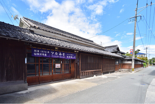 福岡県柳川市にある、明治三年より続く老舗 鶴味噌醸造の味噌を使用。