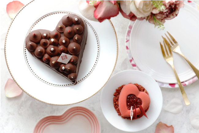 フランス リヨンのパティシエ セバスチャン ブイエ に ショコラの優しい口どけを味わうハート形のバレンタイン限定ケーキ が登場 ジェイ ワークス株式会社のプレスリリース