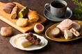 【西鎌倉レ・シュー】より季節の移ろいを味わう秋冬コレクションをお届け。新作の「ショコラバウムクーヘン」や可愛らしい丸いフィナンシェ「にしかまコロンヌ」が登場！