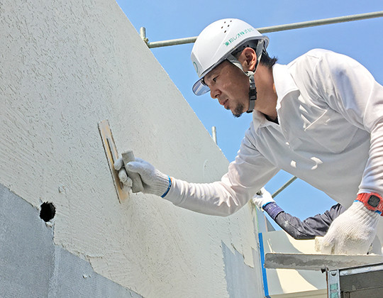 左官職人の技が輝く省エネ建築