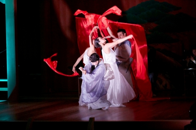 黄泉の国　現代舞踊と日本舞踊のコラボ