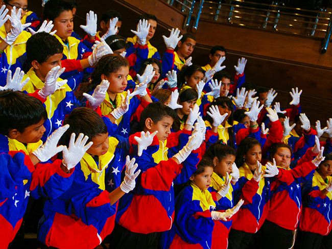 ベネズエラ　Coro de Manos Blancas
