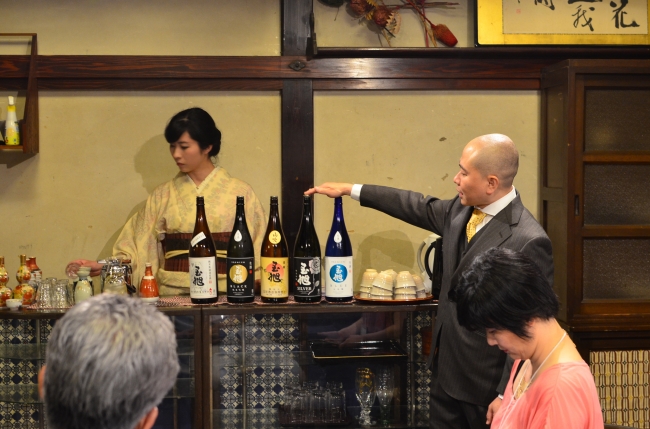オール富山の素材で攻める酒蔵の日本酒会。杜氏自らが今年のお酒のできやお薦め飲み方などを丁寧に紹介。