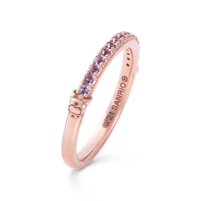 左サイドにはクロミのシルエット 左サイドにはクロミのシルエット