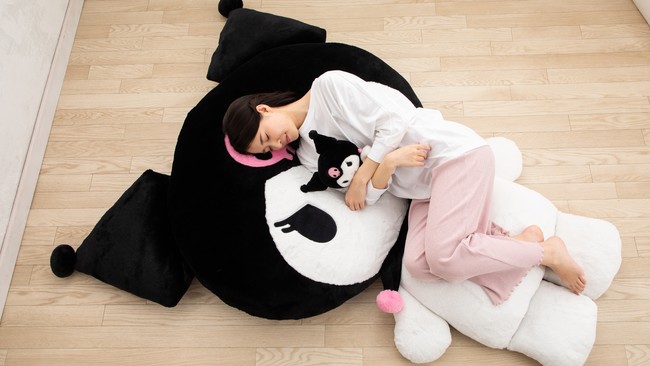 ハローキティ makuakeマクアケ 超BIGふかふかぬいぐるみクッション