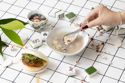「DAYLILY KAMPO STAND セット」（台湾漢方スープ、ヴィーガンBAO、ドリンクのセット）税込1370円