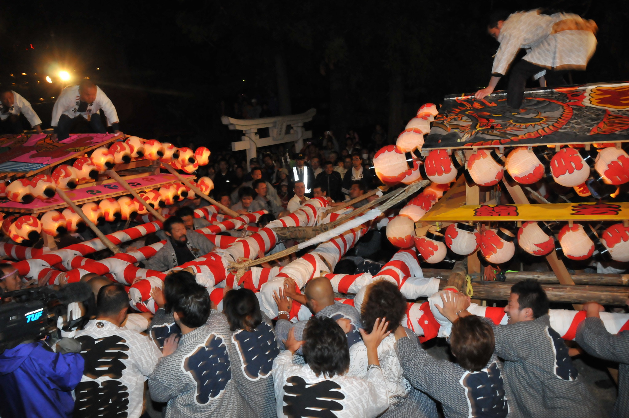 日本三大けんか祭り のひとつ 八幡神社例大祭 飯坂けんか祭り が10月5日 金 7日 日 に開催されます 八幡神社のプレスリリース