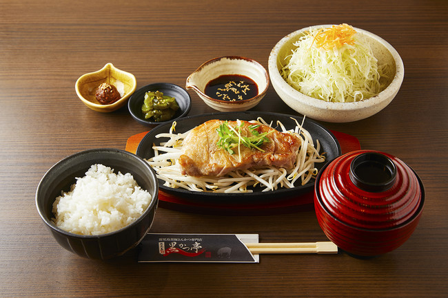 黒豚のステーキ定食 鹿児島　黒かつ亭 （にっぽん、グルメ街道） 1,490円（税抜）