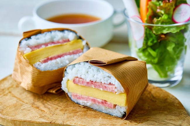 ハムタマゴおにぎりセット ［サラダ・スープ付き］680円（税込）