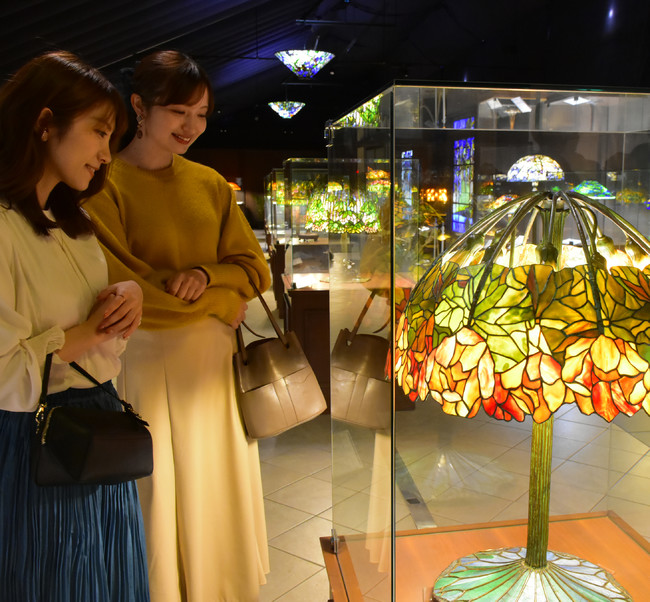 アンティークティファニーを展示するミュージアム アンティークティファニーを展示するミュージアム