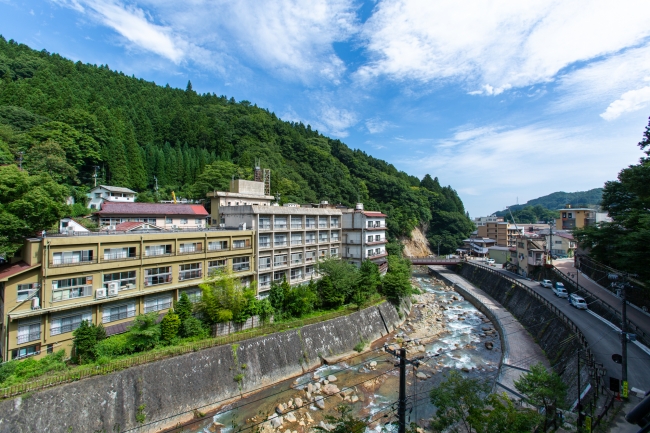 土湯温泉街の街並み