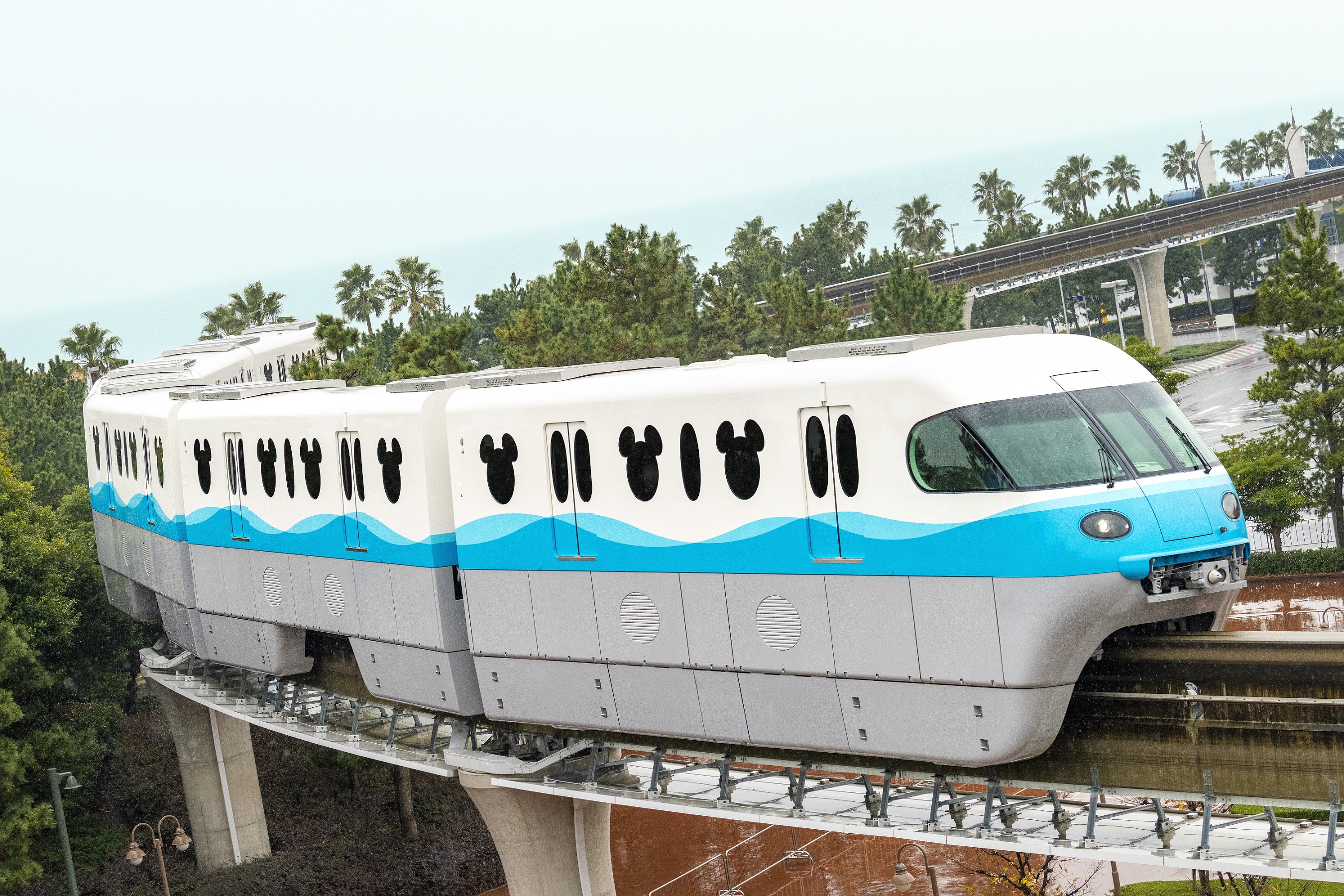 ディズニーリゾートラインの新型車両 リゾートライナー Type C 22年1月18日 火 より3編成目が運行開始 株式会社舞浜リゾートライン のプレスリリース