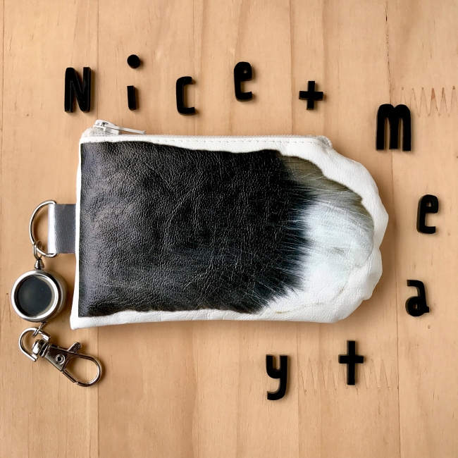 Nice+Meaty（ナイス・アンド・ミーティ） 猫手パスケース 　 デザイナー：松島真美さん