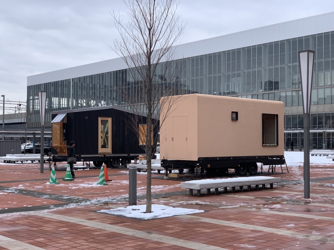 旭川駅前で展開中のタイニーハウス